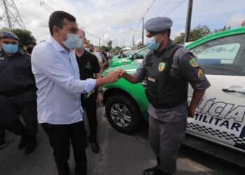 Wilson Lima entrega 65 viaturas, 30 motos e armamentos para as forças de segurança do Estado