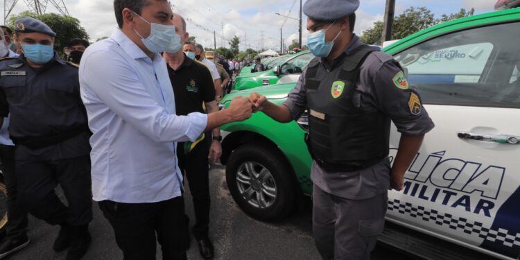 Wilson Lima entrega 65 viaturas, 30 motos e armamentos para as forças de segurança do Estado
