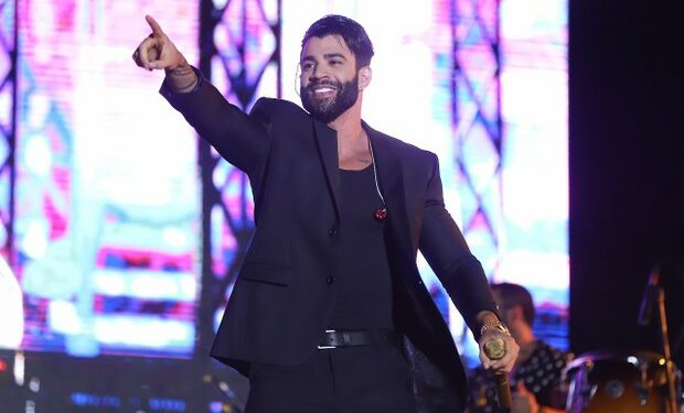 Gusttavo Lima testa positivo para Covid-19 uma semana após fazer show para 20 mil pessoas