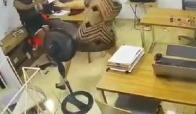 VÍDEO: Advogada é baleada dentro de escritório por cliente insatisfeito com processo