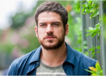 Ator Marco Pigossi lamenta por pai bolsonarista: “Quando meu pai votou em Bolsonaro, senti uma dor profunda”