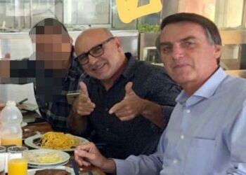 Queiroz se lança candidato a deputado federal e diz que conta com o apoio da família Bolsonaro