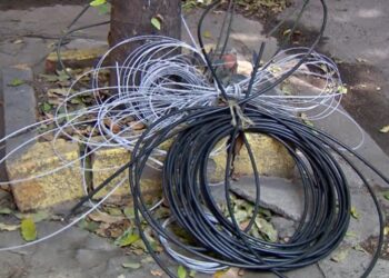 Homicida condenado a 20 anos de prisão é preso tentando furtar cabos elétricos, em Manaus