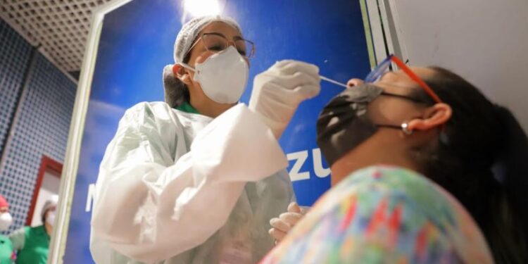 Amazonas registra dois casos de Flurona, coinfecção por Covid-19 e Influenza A (H3N2)