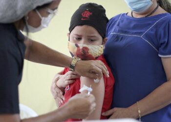 Vacinação contra Covid-19 em crianças sem comorbidade inicia nesta segunda (24) em Manaus