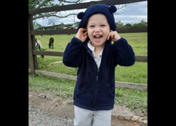 Ao ir passar férias na casa do pai, criança de 2 anos morre engasgada com tampa de pet