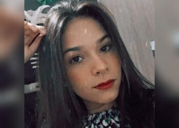 Jovem sai de casa para encontrar com amigas em supermercado na zona Norte e desaparece