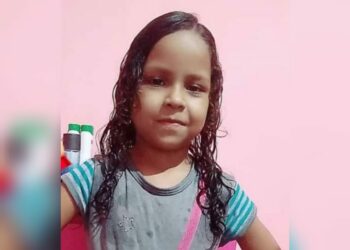 Família procura desesperadamente por criança desaparecida desde novembro