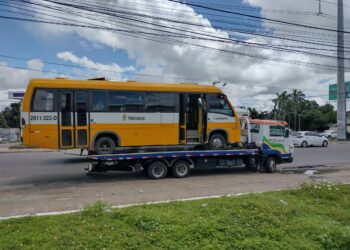 “Amarelinhos” são tirados das ruas durante fiscalização do Detran-AM na zona Leste da cidade