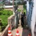 No Educandos, homem é encontrado morto dentro de casa com facada na cabeça e marcas de agressão