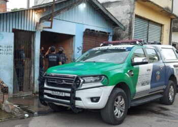 Homem é executado dentro de armazém de recicláveis, no Armando Mendes
