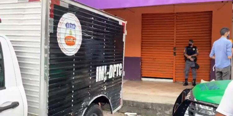 VÍDEO: Jovem é executado a tiros após ser perseguido no Novo Aleixo