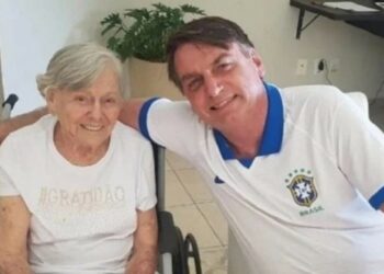 Mãe de Jair Bolsonaro é internada em hospital no interior de São Paulo