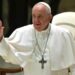 Papa Francisco pede que pais apoiem e não condenem filhos homossexuais
