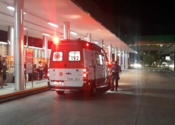 Passageiro é esfaqueado durante assalto a linha de ônibus 450, em Manaus