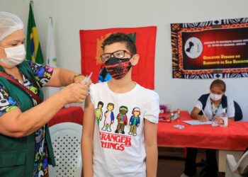 Campanha de imunização contra a Covid-19 em Manaus avança para o público de 10 anos