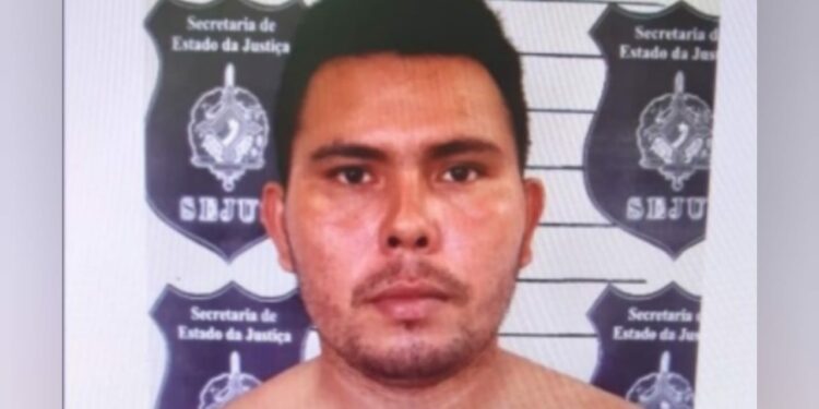 Homem é preso após matar esposa a facadas e ir ao velório dela, no Amazonas
