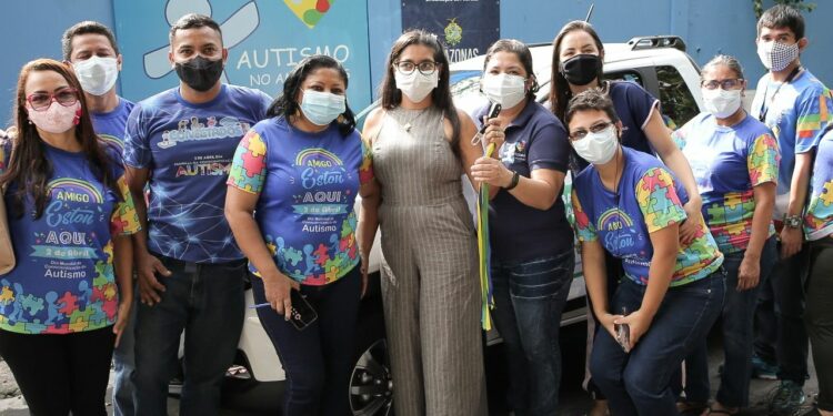 Governo do Amazonas realiza entrega de veículo para o Instituto Autismo no Amazonas