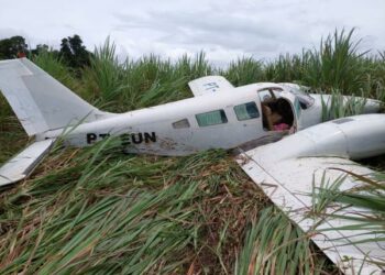 FAB intercepta avião carregado com 165 kg de drogas no Amazonas