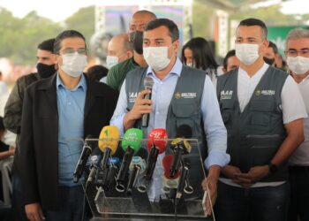 Governo do Amazonas irá implantar dez escolinhas de futevôlei em bairros de Manaus