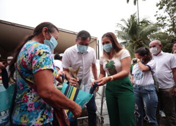 Peixe no Prato Solidário: Wilson Lima entrega 6 toneladas de pescado para famílias de Manacapuru