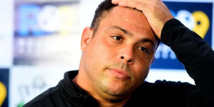 Após comprar Cruzeiro Ronaldo Fenômeno pode ser preso por não pagar pensão alimentícia do filho