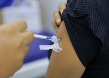 Campanha ‘Pra Sambar Tem que Vacinar’ acontece em oito escolas de samba da capital neste sábado (5)