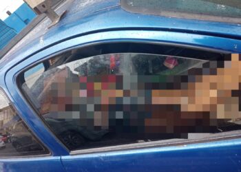 Corpo é encontrado enforcado dentro de carro na Praça da Igreja dos Remédios, em Manaus