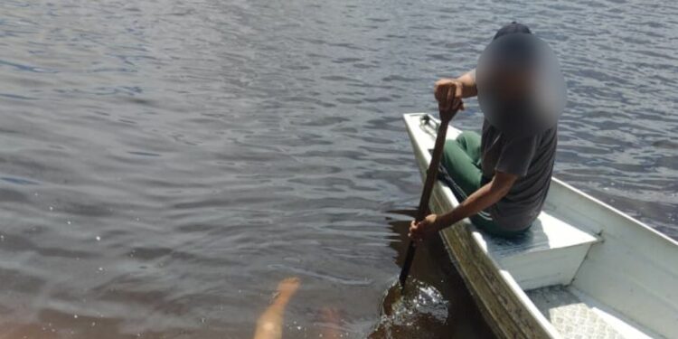 Corpo de adolescente é encontrado por canoeiros em lago, na zona Leste de Manaus