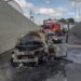 Carro movido a gás pega fogo em viaduto do São Jorge