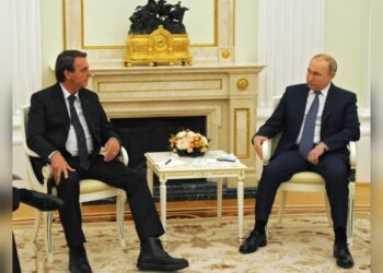 Bolsonaro faz 5 testes de Covid-19 para poder se reunir com Vladimir Putin, na Rússia