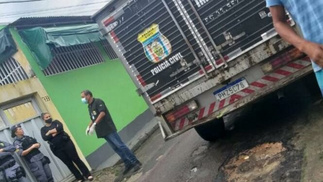 Feminicídio: Após noitada, casal briga e mulher é esfaqueada até a morte por companheiro