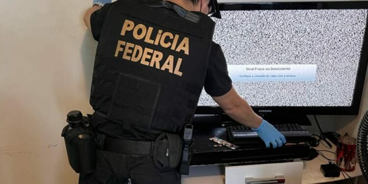 PF prende dois por pornografia infantil no AM; ambos participavam de grupo de APP