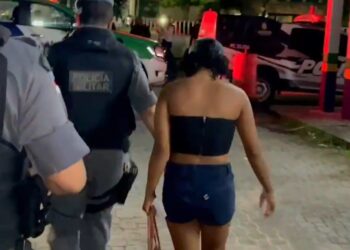 Adolescente se entrega à polícia e confessa ter participado do assassinato de amiga