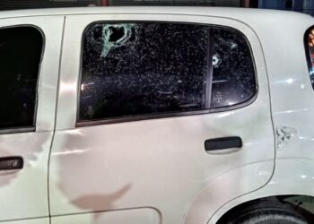 Mulher leva tiro na cabeça e morre dentro de carro de aplicativo em Manaus