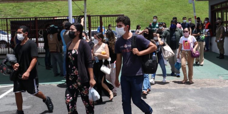 46 mil candidatos disputam as vagas no concurso dos Bombeiros em Manaus: ‘estudando há dois anos’