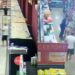 VÍDEO: Ronaldo Tiradentes é agredido por Alex Braga dentro de supermercado, revida e o coloca ‘pra correr’