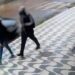 Câmeras flagram adolescente sendo abordada por estuprador a caminho da escola