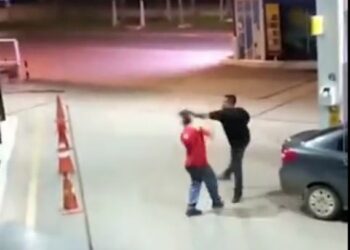 Frentista é agredido com tapa na cara por cliente insatisfeito