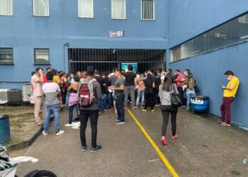 Correria, atrasos e confusões marcam dia de prova do concurso da PMAM, em Manaus