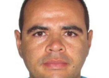 Pai endiabrado mata esposa, filhos de 3 e 7 anos e depois se enforca