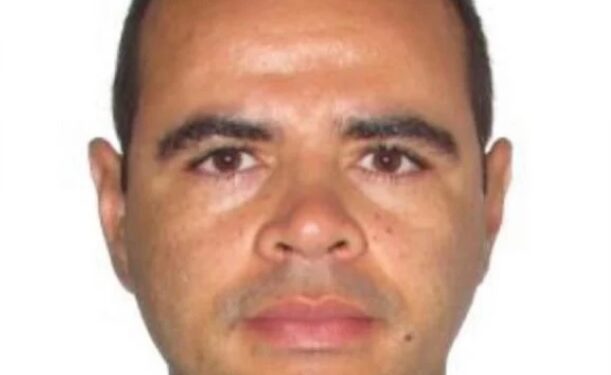 Pai endiabrado mata esposa, filhos de 3 e 7 anos e depois se enforca
