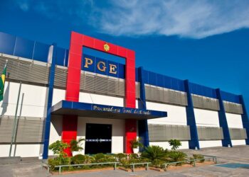 Governador Wilson Lima anuncia edital de concurso público da PGE-AM, com salários de até R$ 7 mil