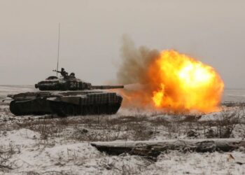 Após invadir Ucrância, Rússia faz ameaças a Finlândia e Suécia