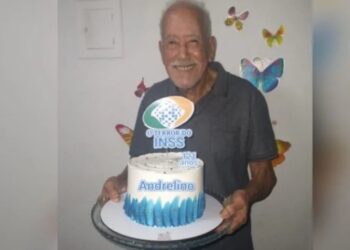 “O terror do INSS”: idoso comemora 121 anos com bolo de festa diferenciado