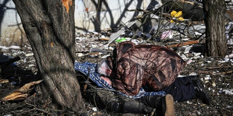 Ucrânia tem 137 mortos e mais de 300 feridos no primeiro dia de ataque russo