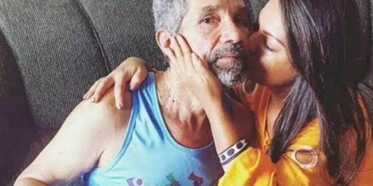 Internado, pai de Paulinha Abelha ainda não sabe sobre a morte da filha
