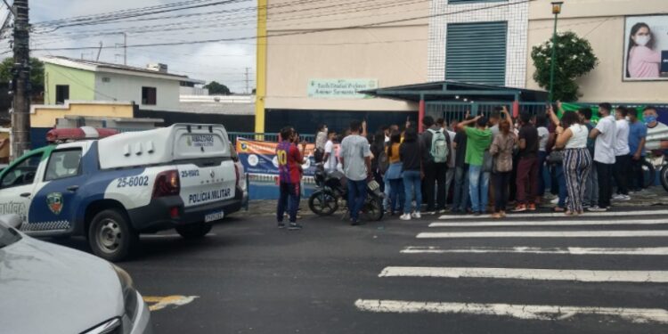 Candidatos são presos por fraudar prova do concurso da PMAM, em Manaus