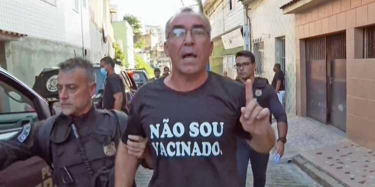 Pastor conhecido por discursos de ódio contra negros, judeus e gays é preso pela PF