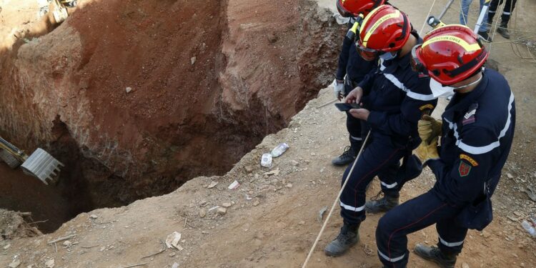 Menino de 5 anos cai em poço e trabalho de resgate já chega ao 3º dia